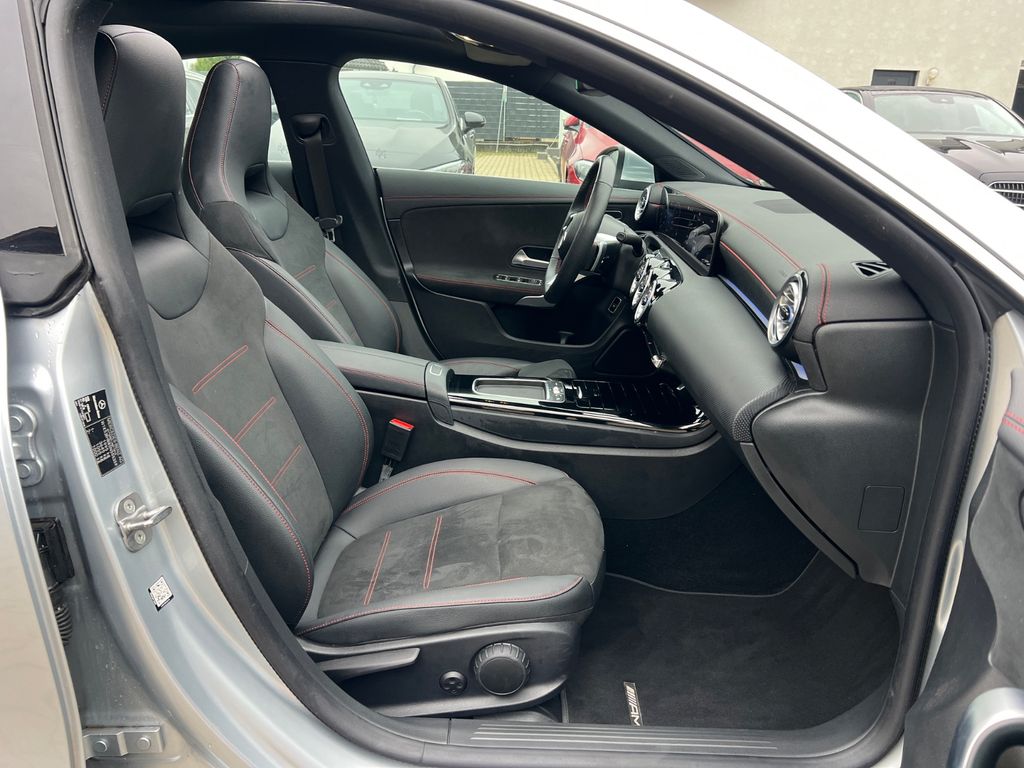 Mercedes-Benz CLA 200 2025