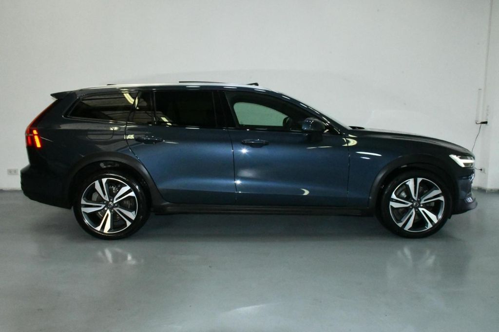 Volvo V60 Cross Country 2022