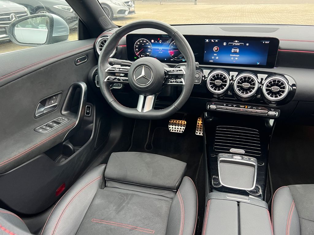 Mercedes-Benz CLA 200 2025