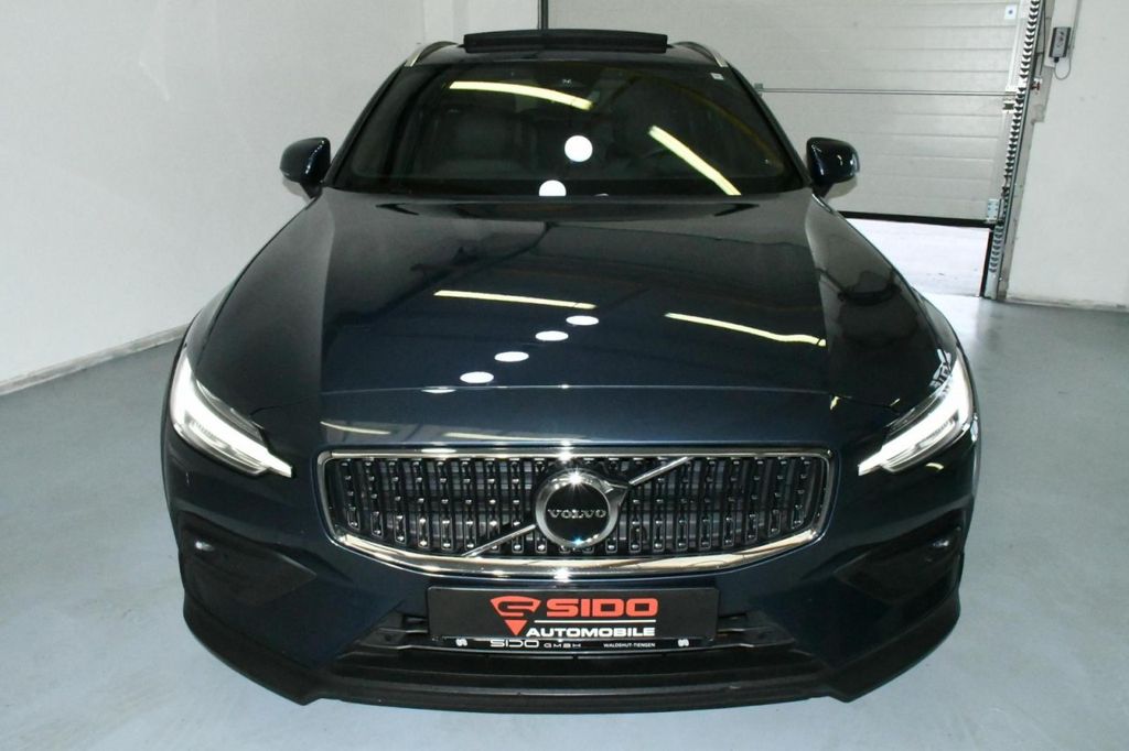 Volvo V60 Cross Country 2022