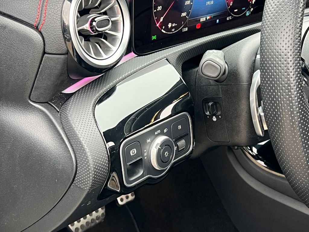 Mercedes-Benz CLA 200 2025