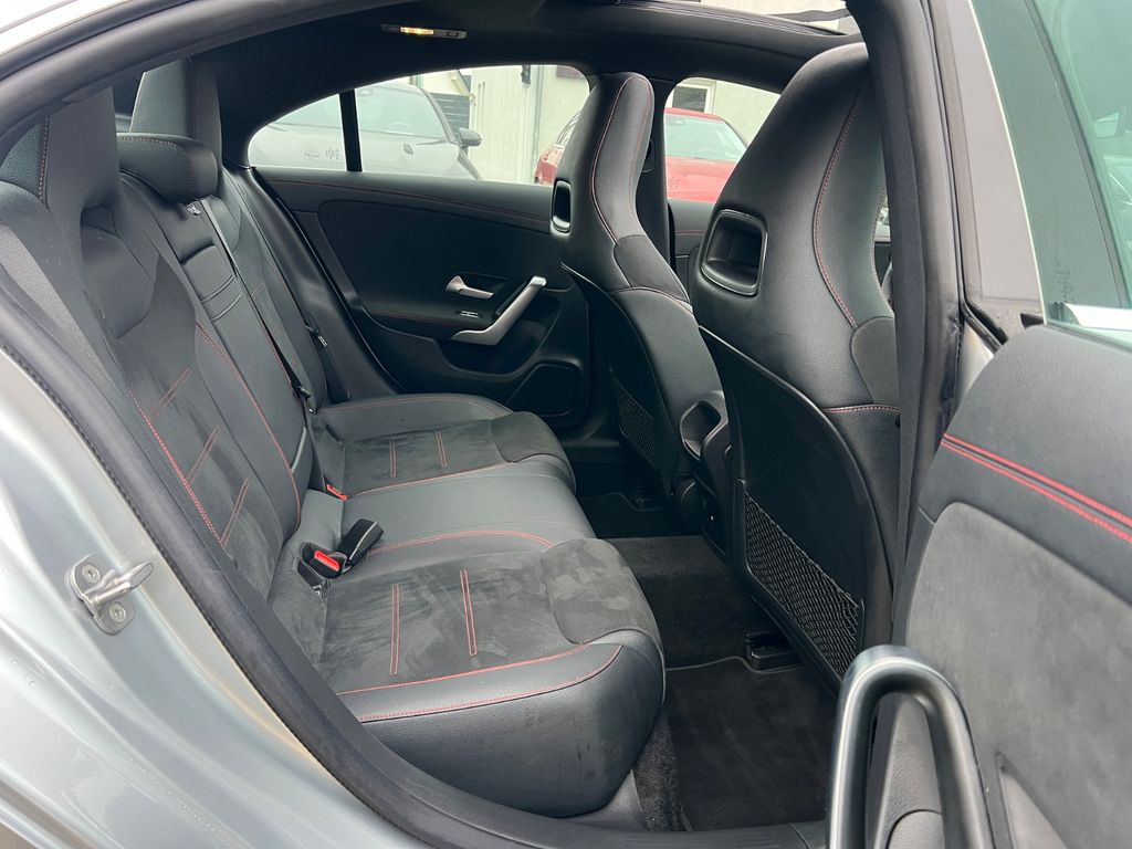 Mercedes-Benz CLA 200 2025