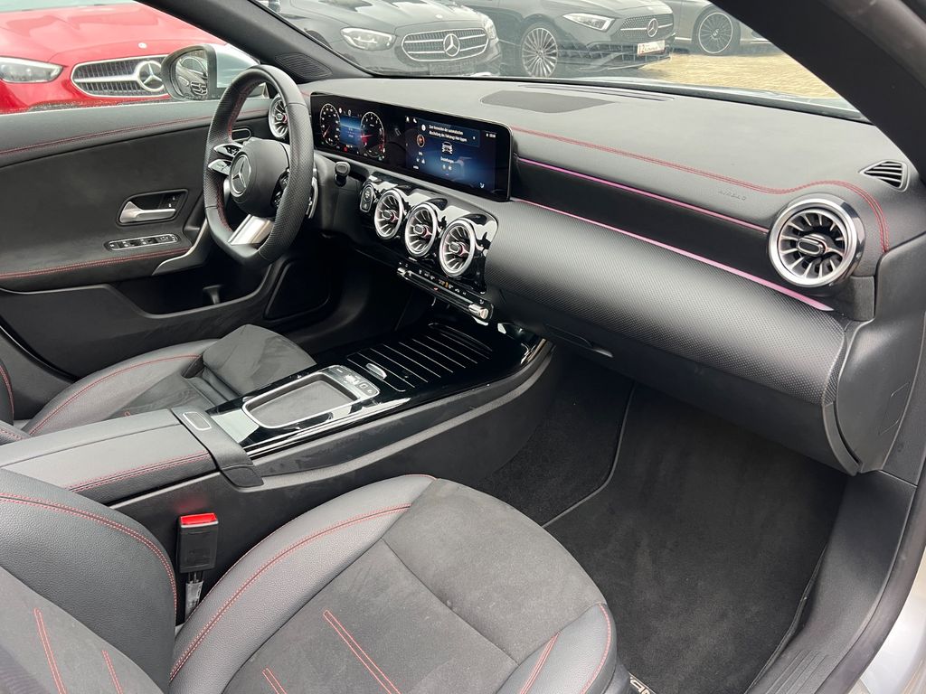 Mercedes-Benz CLA 200 2025