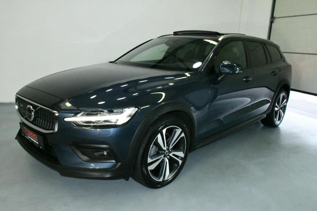 Volvo V60 Cross Country 2022