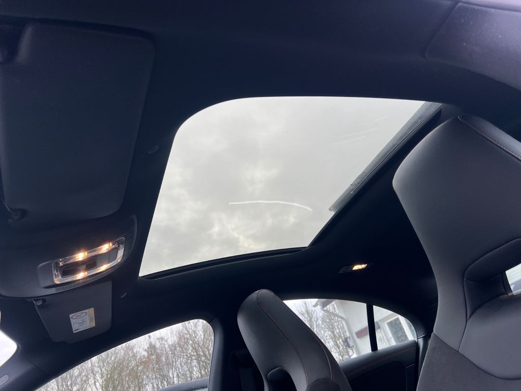 Mercedes-Benz CLA 200 2025