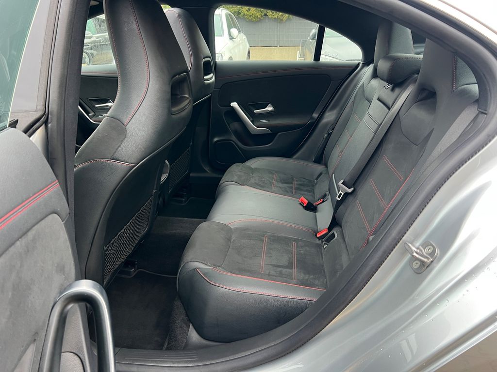 Mercedes-Benz CLA 200 2025