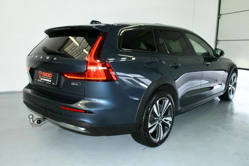 Volvo V60 Cross Country 2022