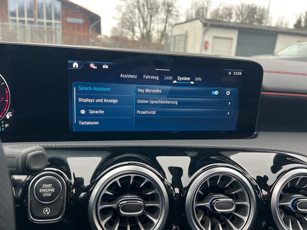 Mercedes-Benz CLA 200 2025