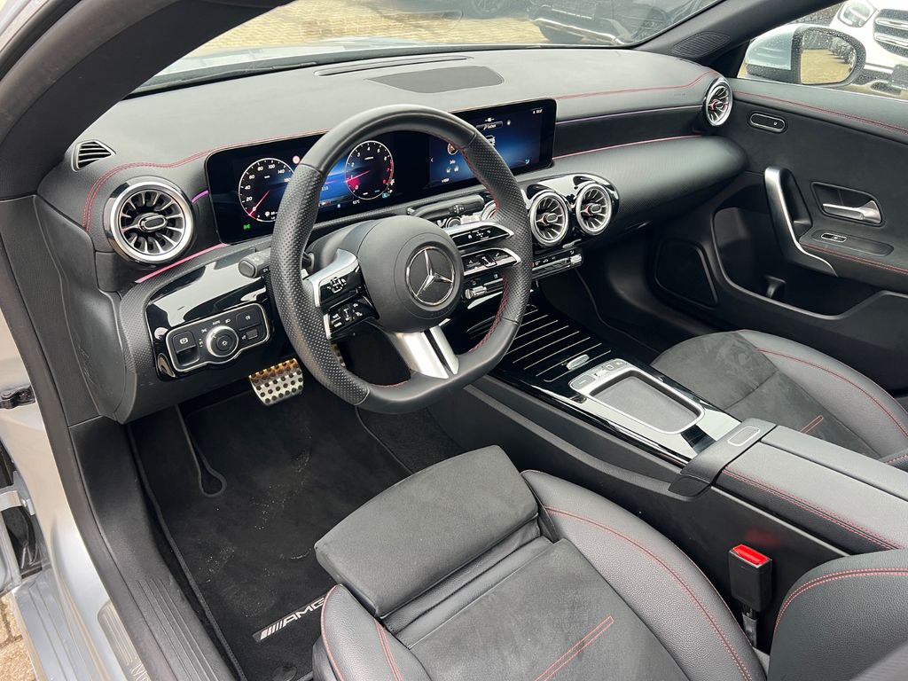 Mercedes-Benz CLA 200 2025