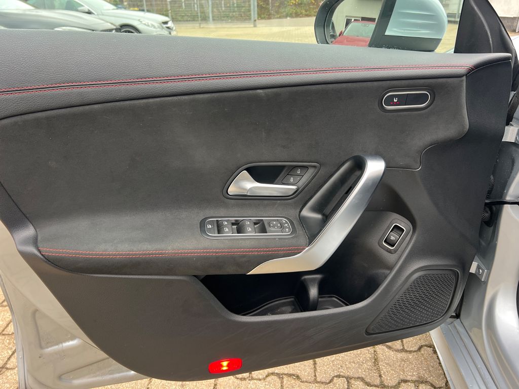 Mercedes-Benz CLA 200 2025