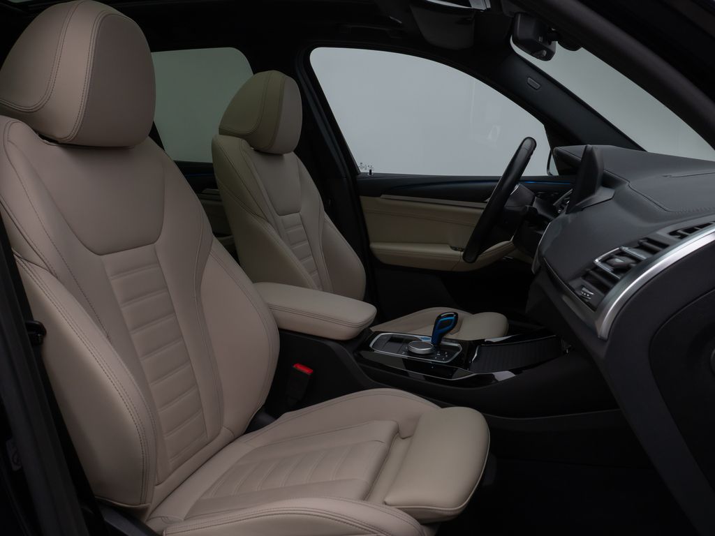 BMW iX3 2022