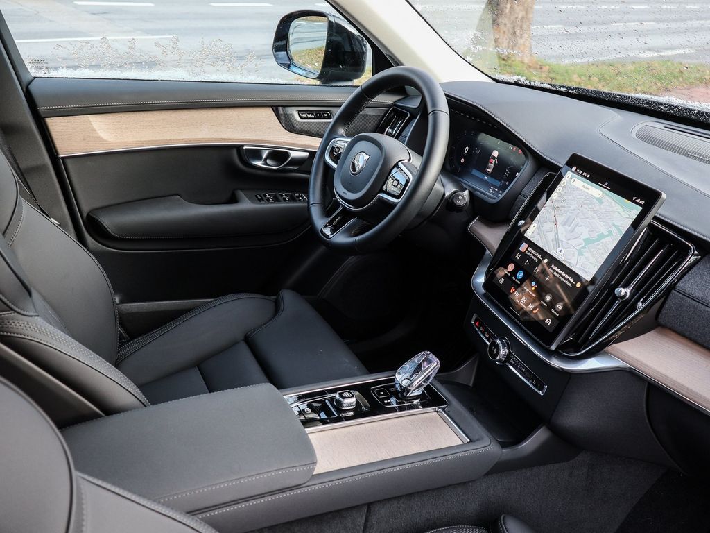 Volvo XC90 2025
