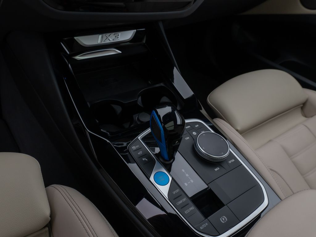 BMW iX3 2022