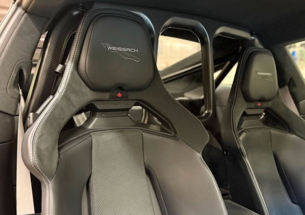 Porsche 992 2025