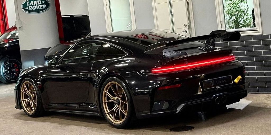 Porsche 992 2025