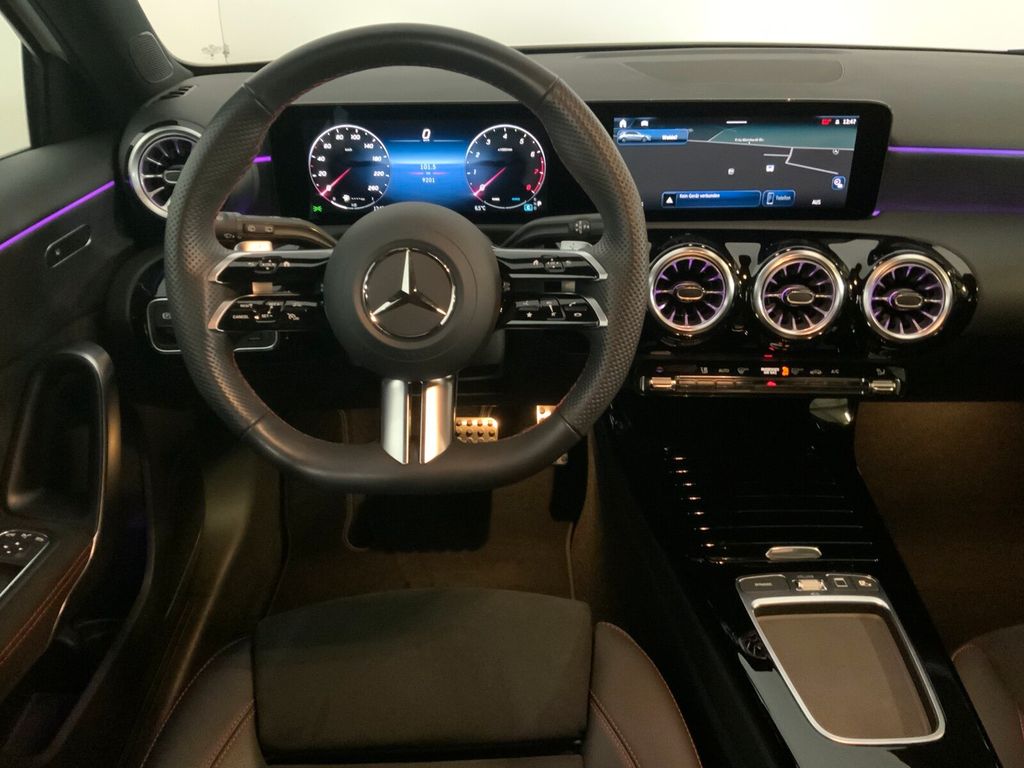 Mercedes-Benz A 200 2025