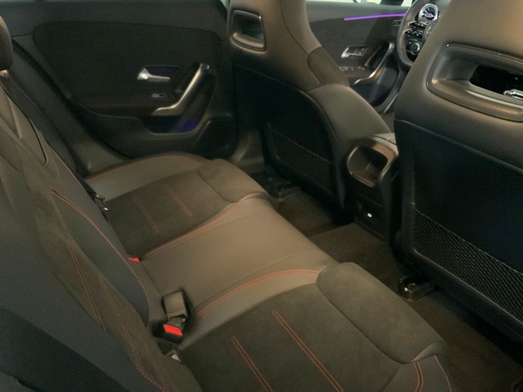 Mercedes-Benz A 200 2025