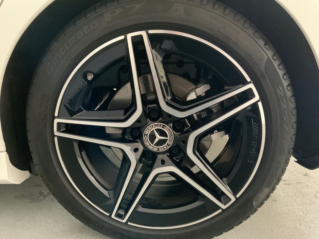 Mercedes-Benz A 200 2025