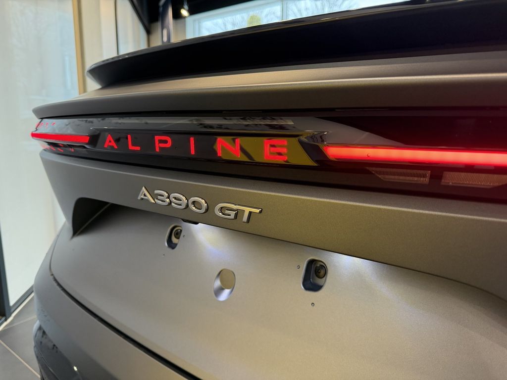 Alpine A390