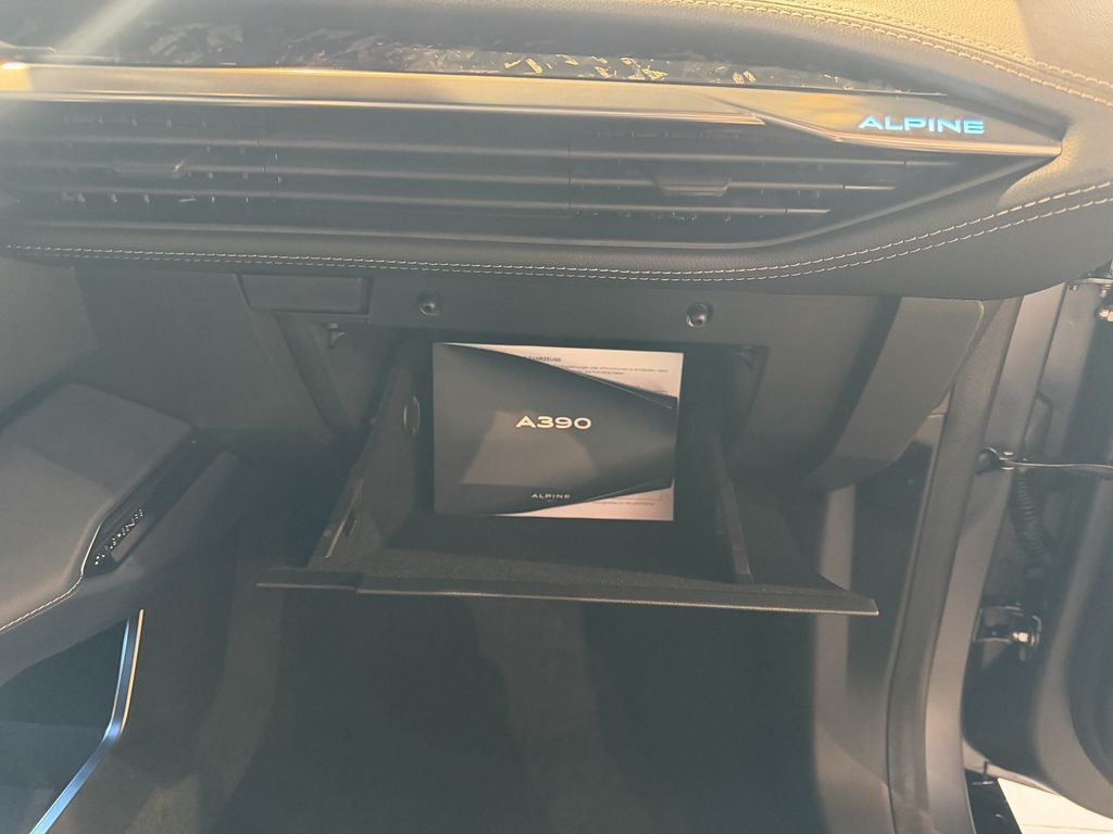 Alpine A390