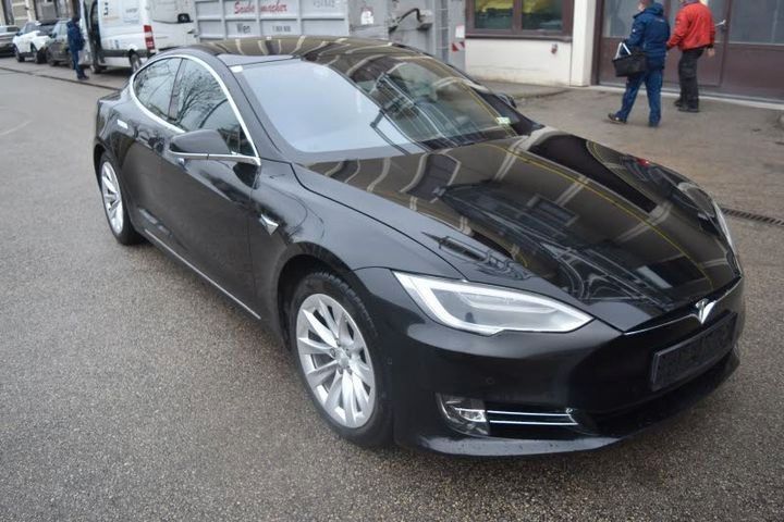 Tesla Model S 2018