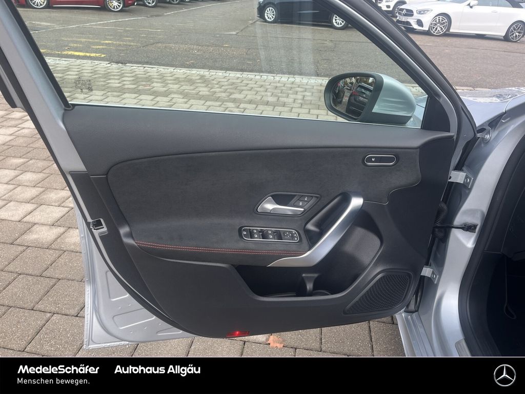 Mercedes-Benz A 220 2024