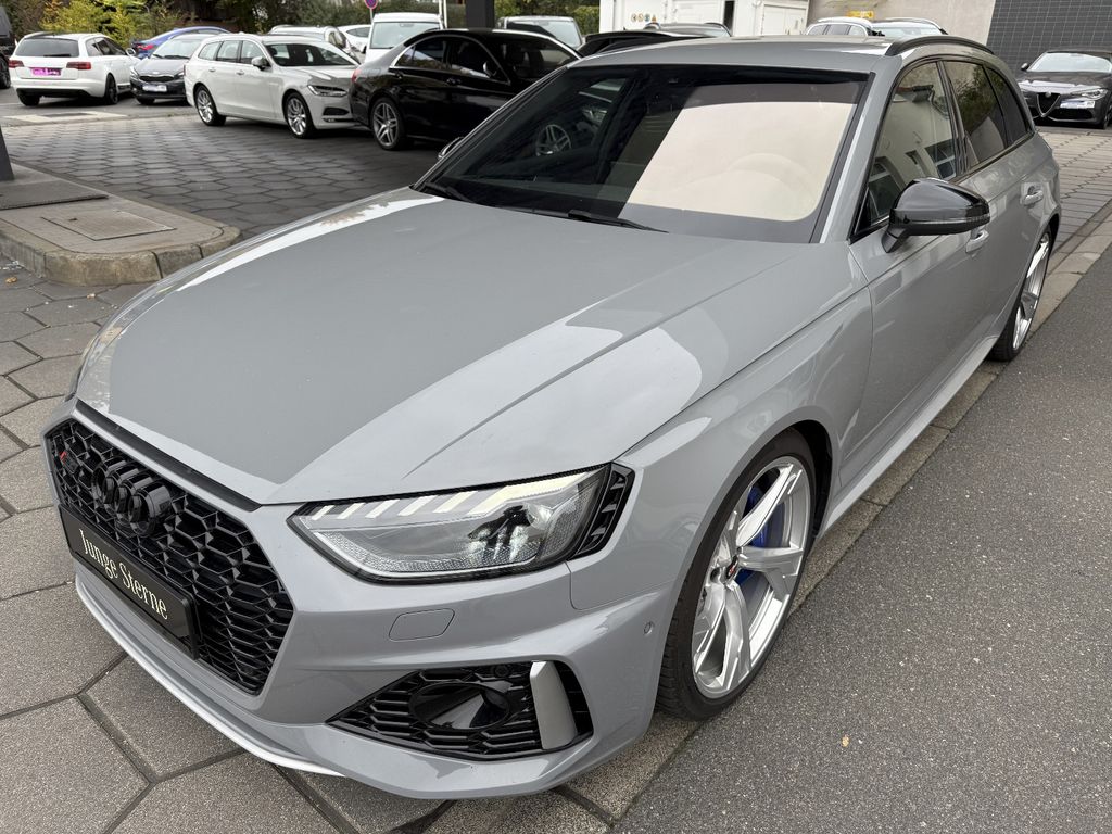 Audi RS4 2021