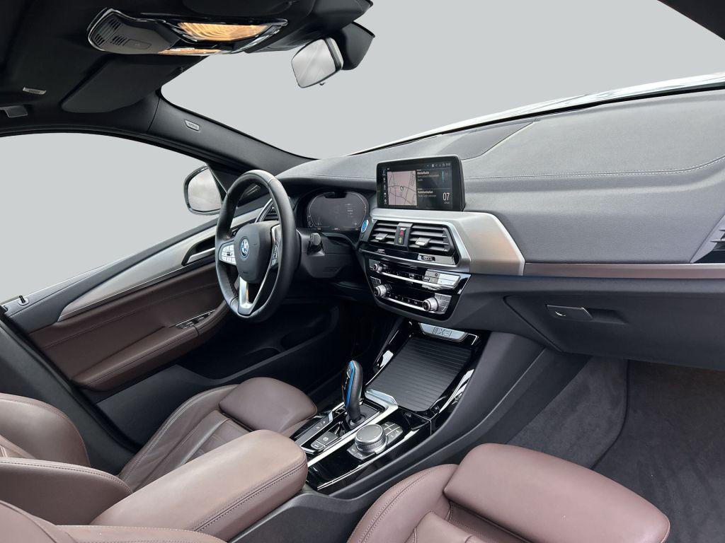 BMW iX3 2021