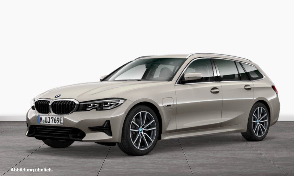 BMW 330 2022