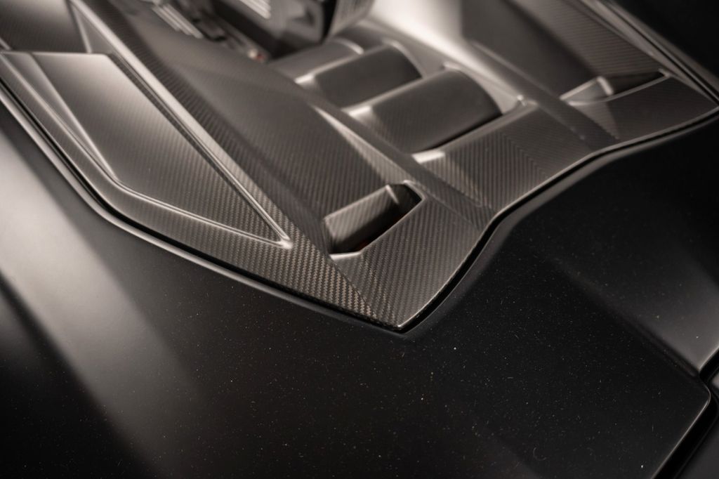 Lamborghini Revuelto 2024