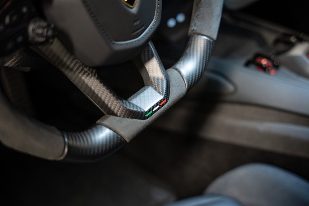 Lamborghini Revuelto 2024