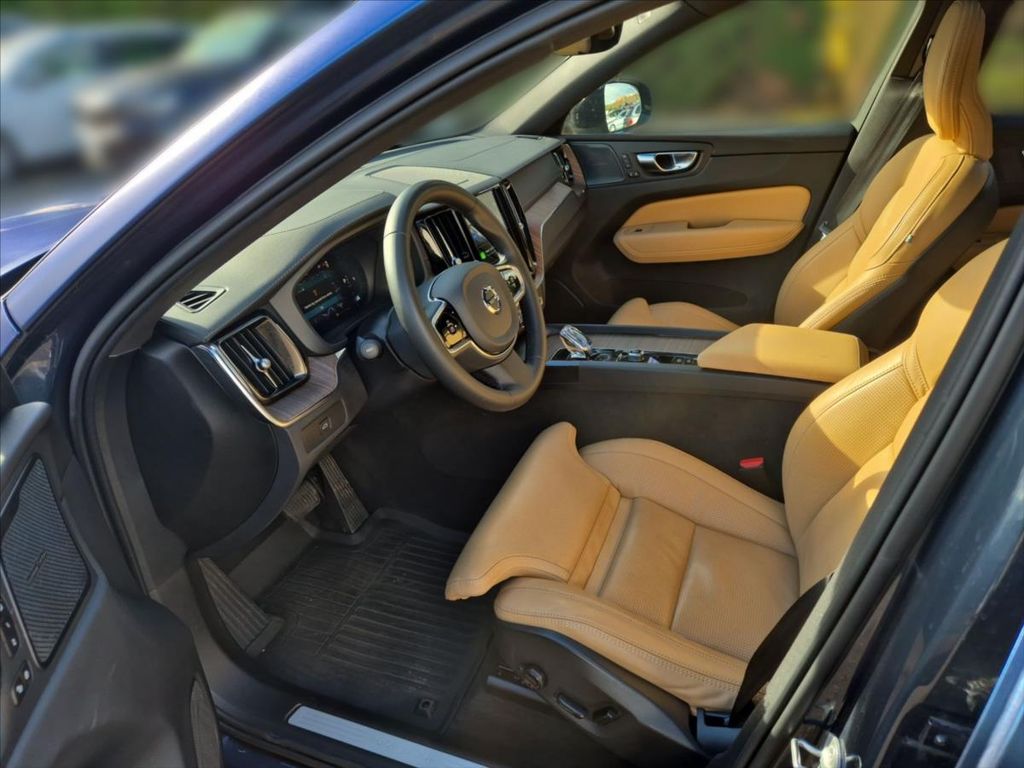 Volvo XC60 2022