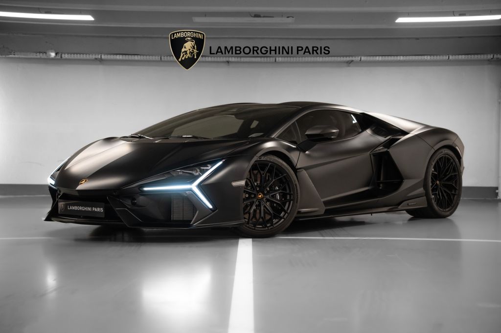 Lamborghini Revuelto 2024