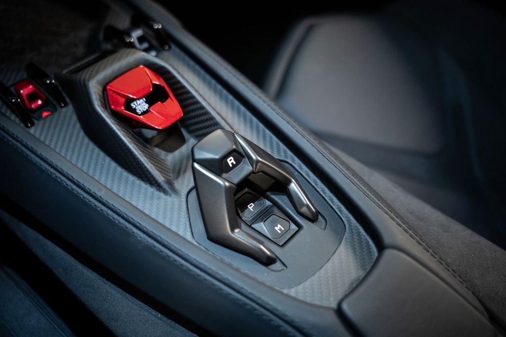 Lamborghini Revuelto 2024