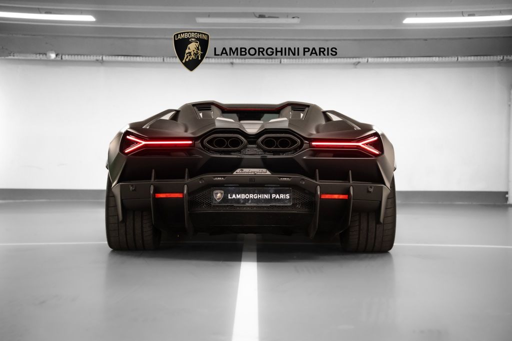 Lamborghini Revuelto 2024