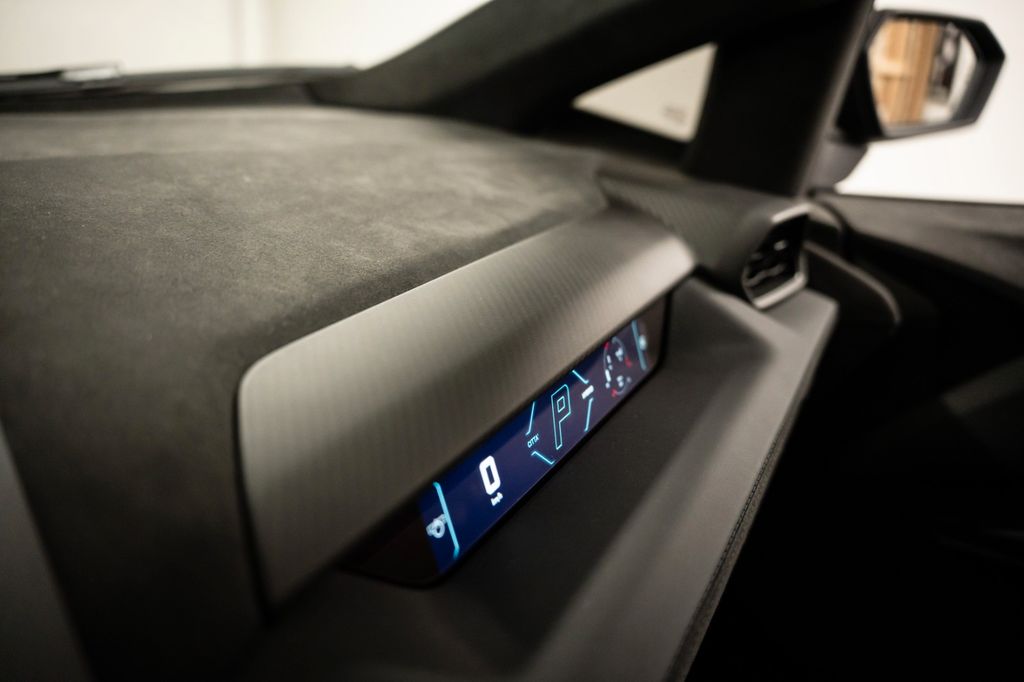 Lamborghini Revuelto 2024