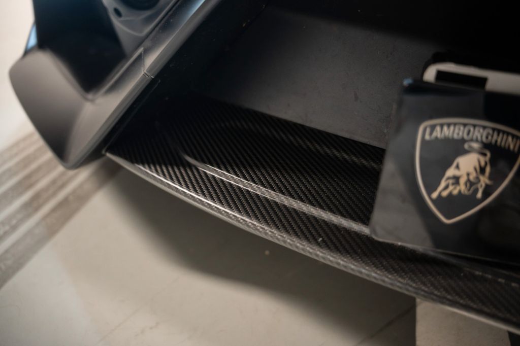 Lamborghini Revuelto 2024