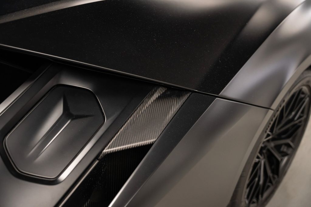 Lamborghini Revuelto 2024