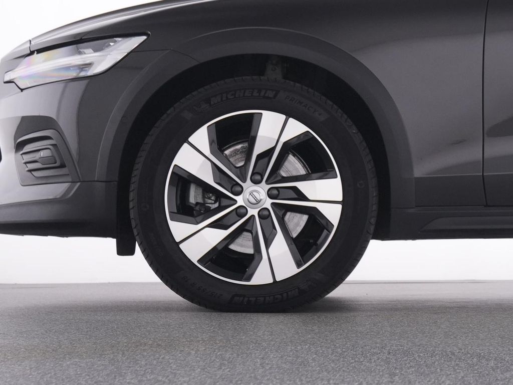 Volvo V60 Cross Country 2023