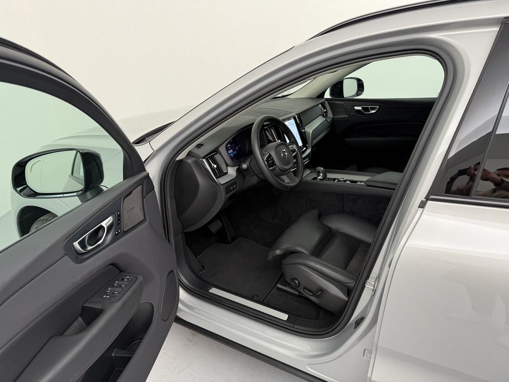 Volvo XC60 2025