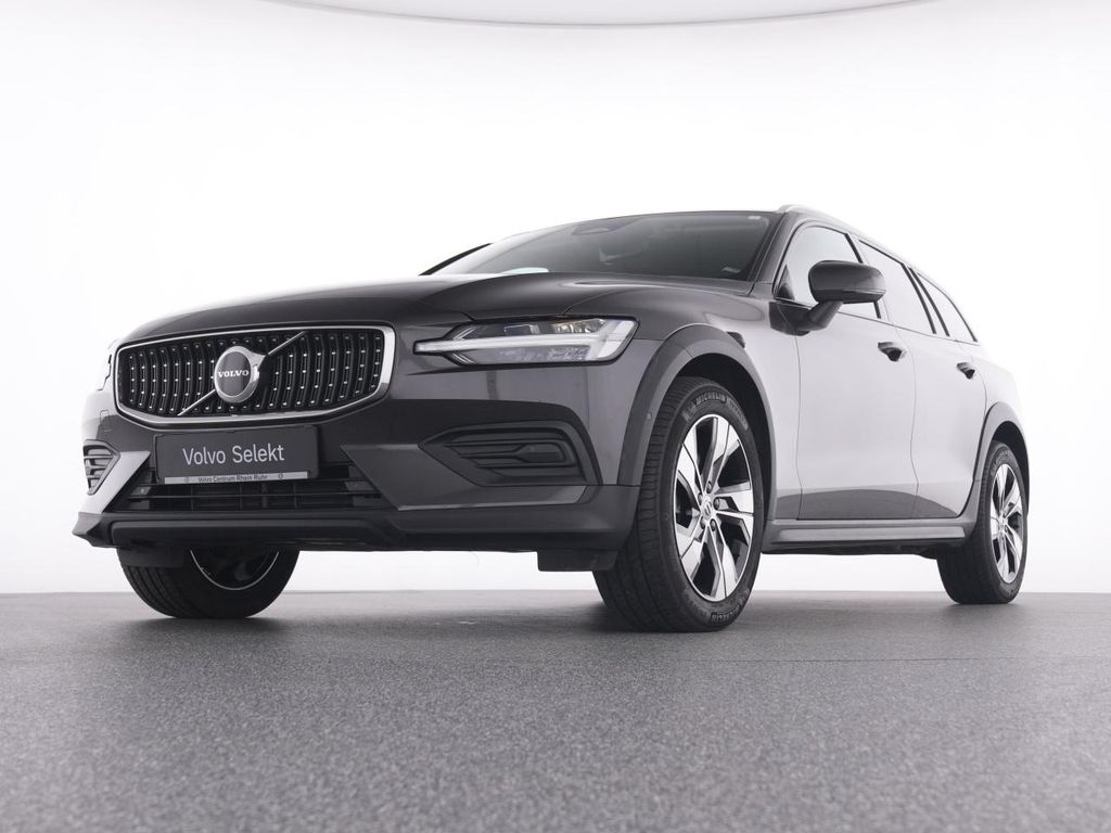 Volvo V60 Cross Country 2023