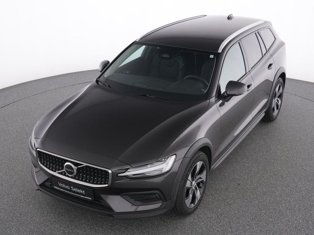 Volvo V60 Cross Country 2023