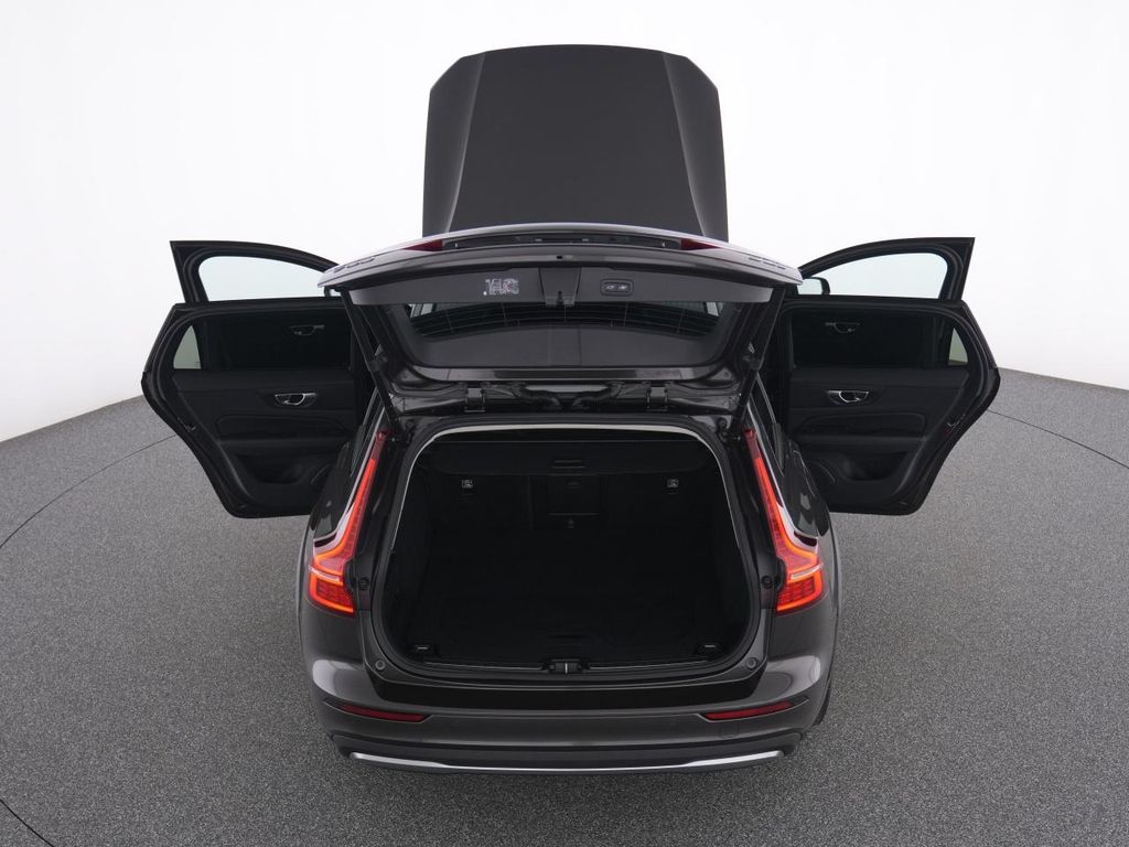 Volvo V60 Cross Country 2023