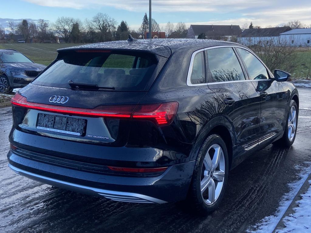 Audi e-tron 2022