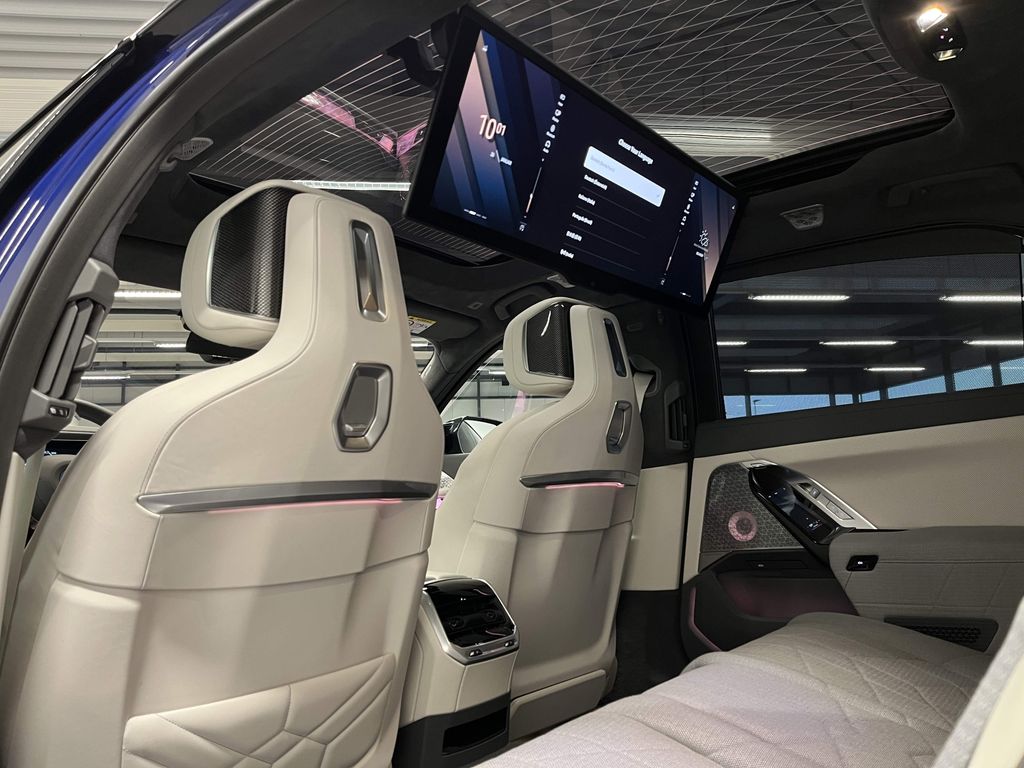 BMW i7 2024