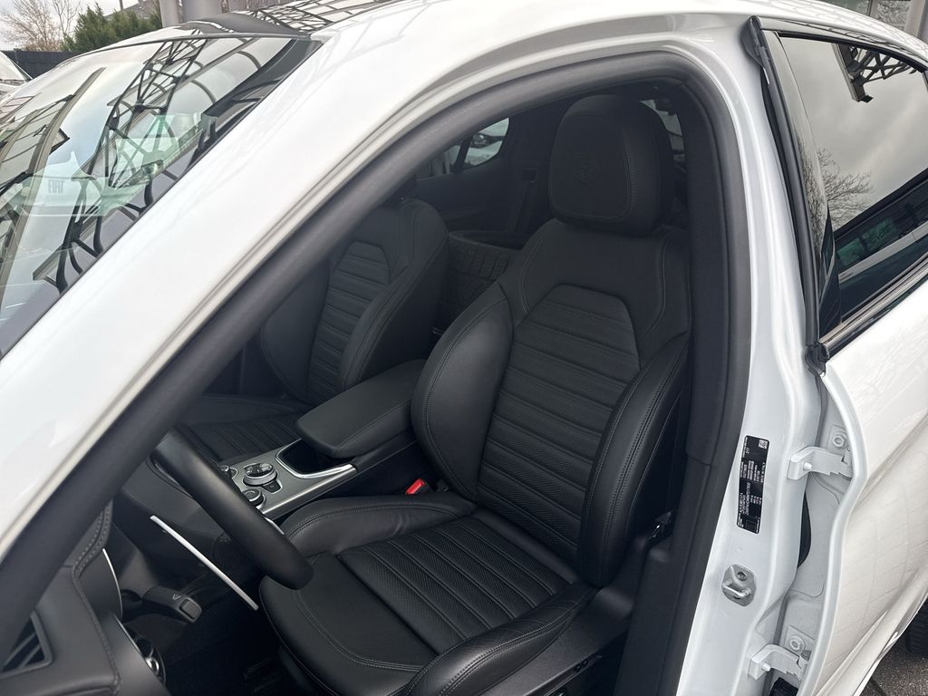 Alfa Romeo Stelvio 2021