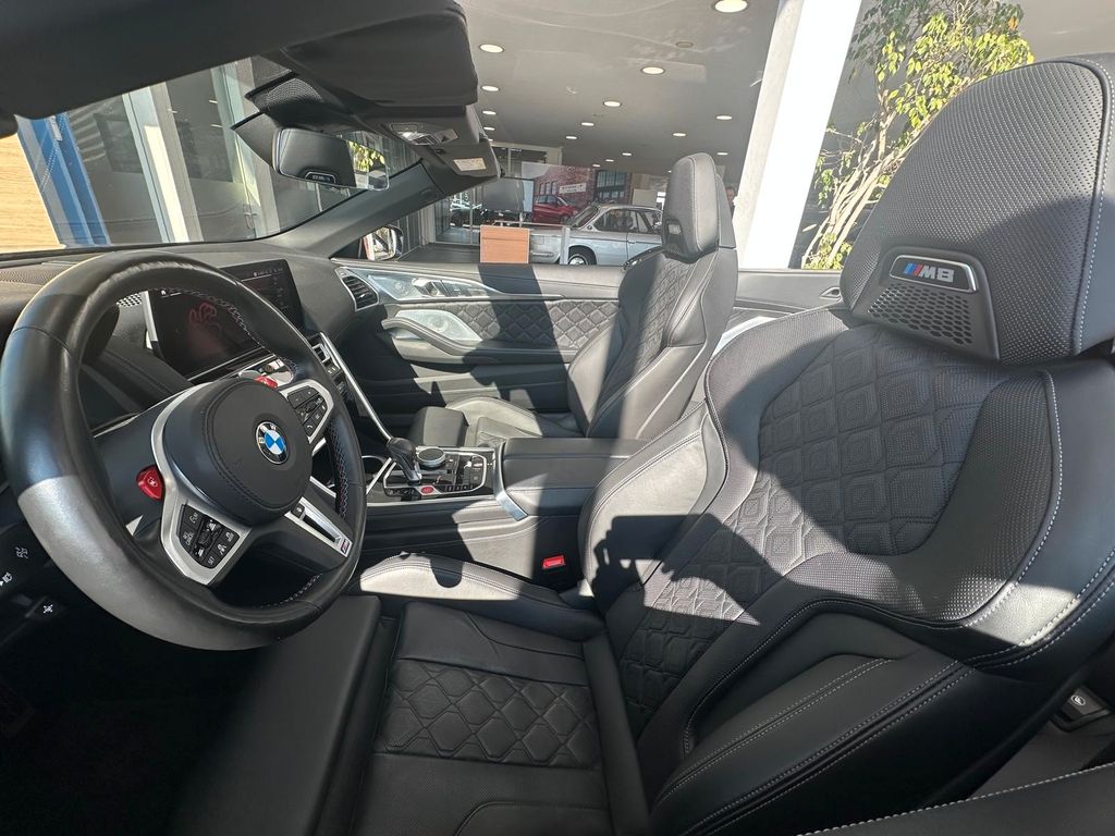 BMW M8 2023