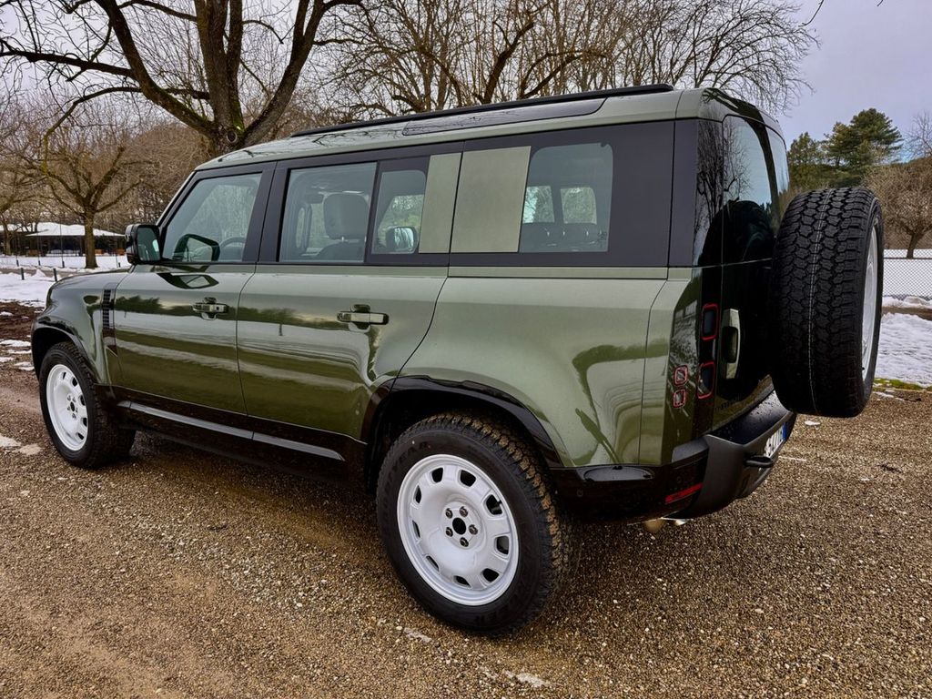 Land Rover Defender 2026