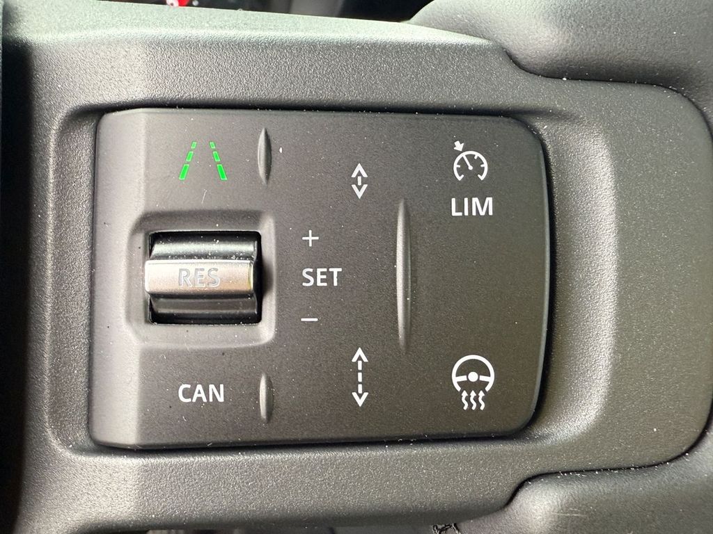 Land Rover Defender 2026