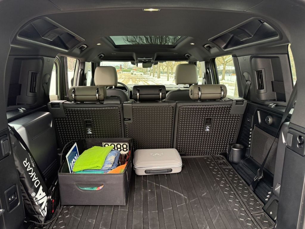 Land Rover Defender 2026